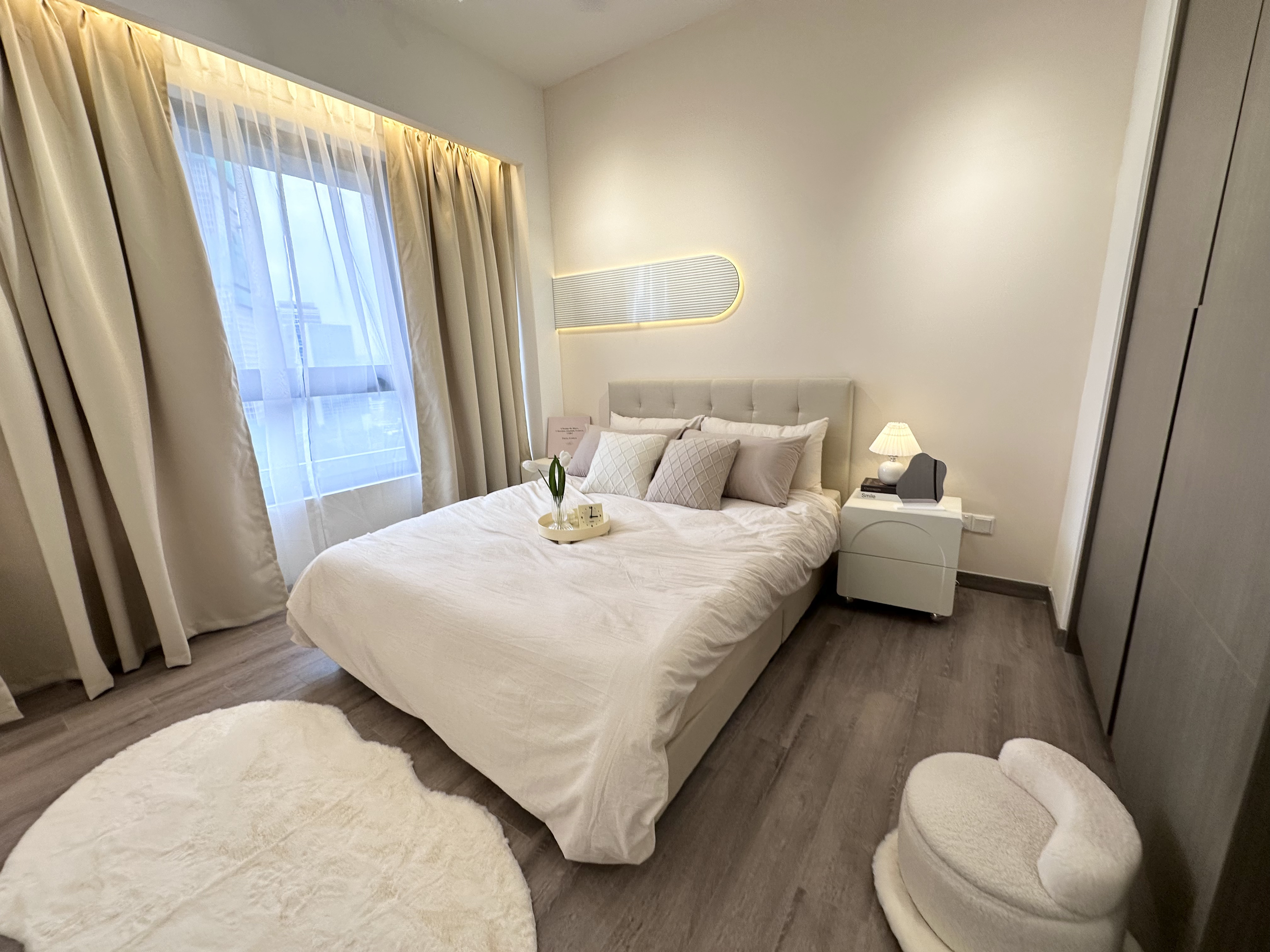 Beige Luxe